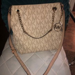 Michael kors crossbody